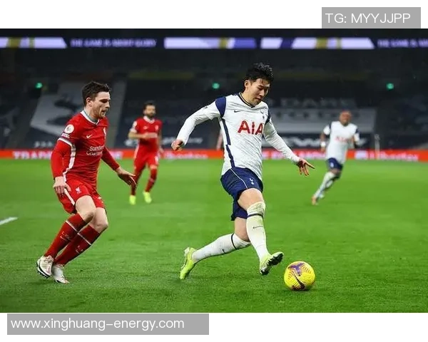 逆境中绽放的金玫瑰：维尼修斯如何用帽子戏法回应挑衅